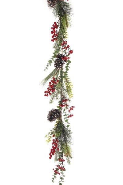 WREATH AND GARLAND BERRY AND PINE CONE