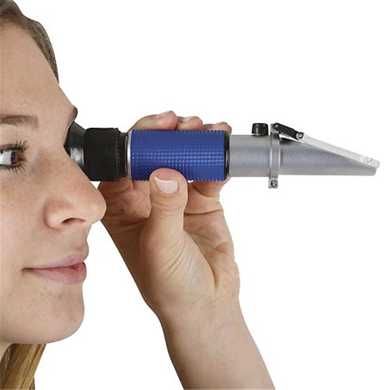 Refractometer – Premium Colostrum Measuring Device